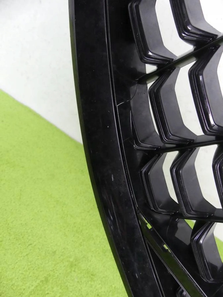 фото №2, Решётка радиатора решётка радиатора volvo xc60 2 ii lift 21- r-design оригинал