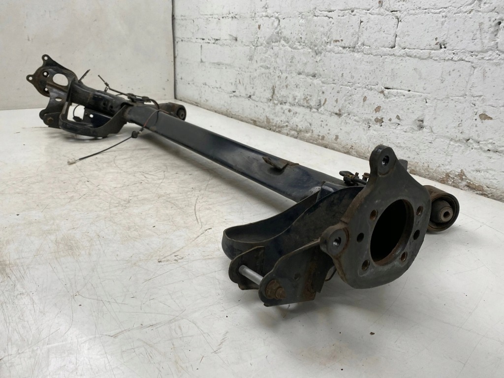 фото №14, 2013 toyota prius xw30 балка osi задній