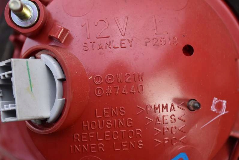 фото №8, Лампа ліва задня задня p2913l mazda 3 1 i bk 5d hb 03-06