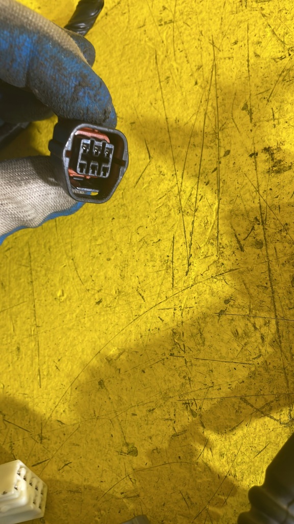 Peugeot 4007 - жгут дверь - левое  задняя Недорого