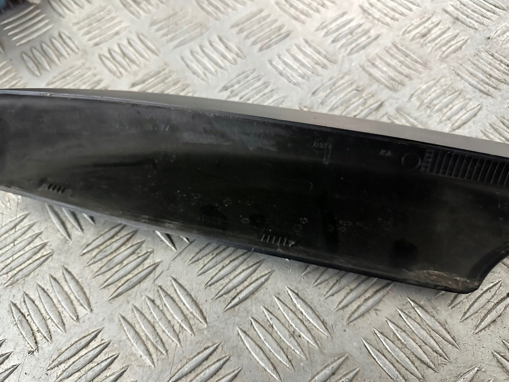 Peugeot 308 t7 sw заглушка рейлінг лівий задній 9682132177 Недорого