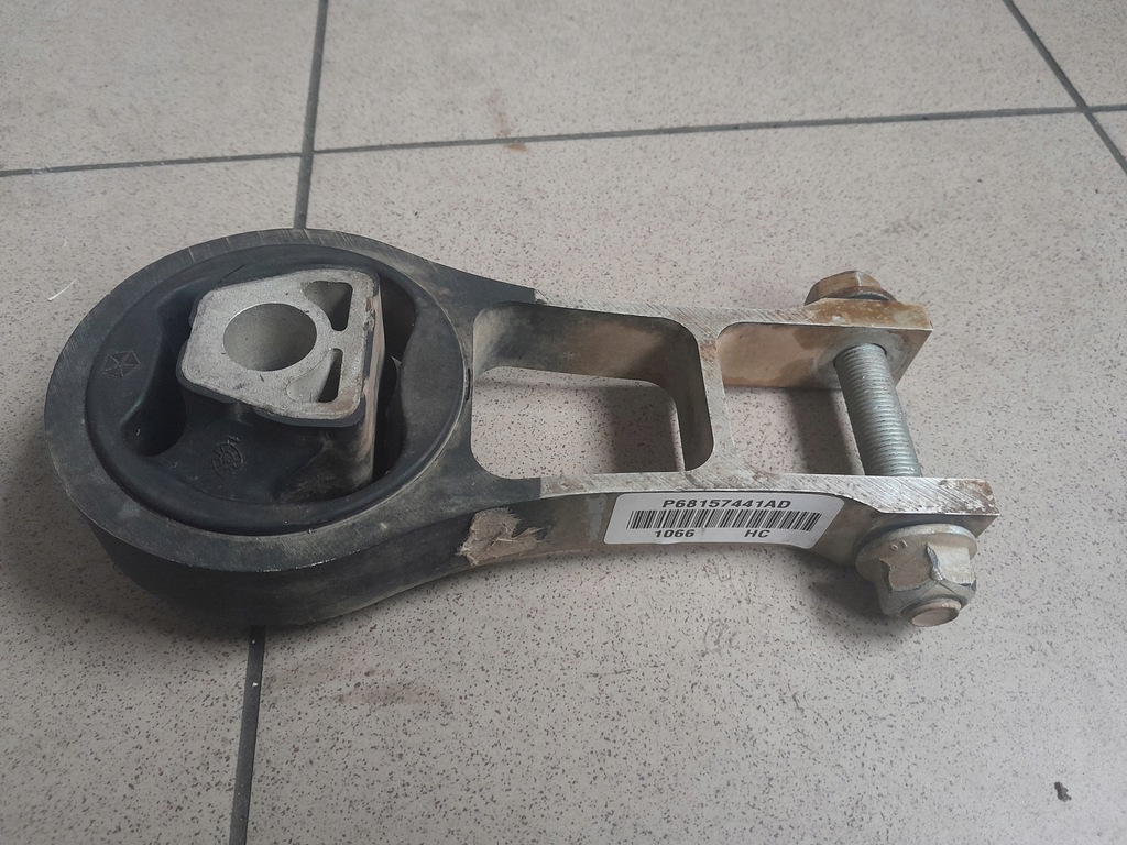 фото №1, Jeep cherokee kl v renegade 2016r 2.4 l подушка двигуна задня 68157441ad