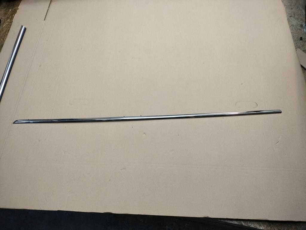 фото №1, Хром молдинг дверь правая vw up citigo mii оригинальный номер