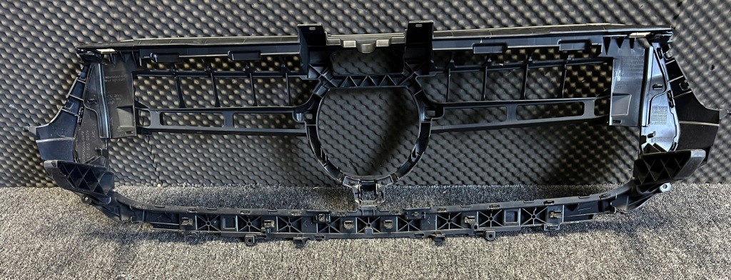 Mercedes gle рестайлінг  кронштейн решітка каркас під  решітка радіатора a1678858508 Недорого