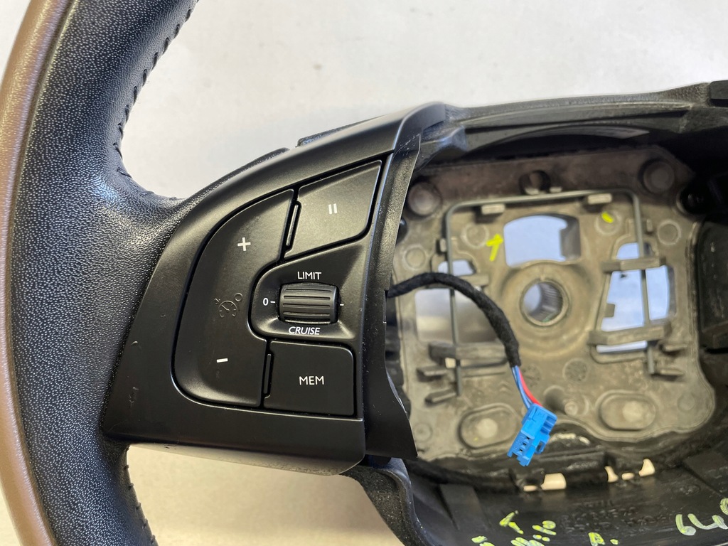 фото №5, Citroen c4 cactus воздуховод кожаный коричневая мультифункция