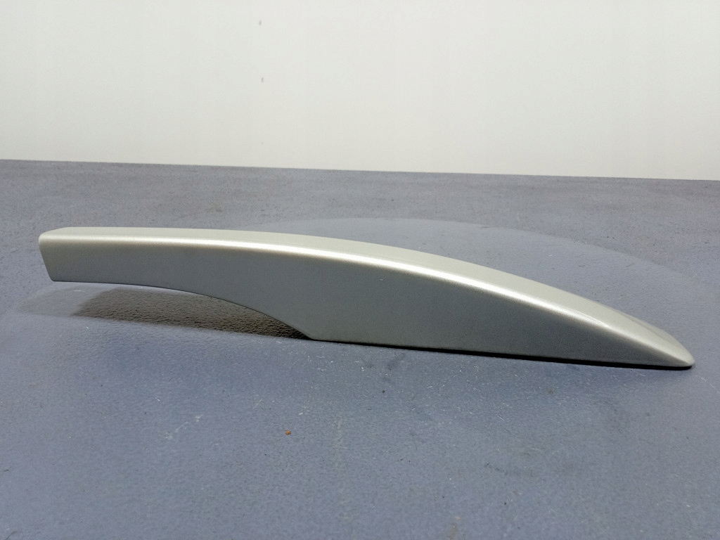 Toyota avensis 2 t25 заглушка рейлинг правый  задняя 63493 Оригинал