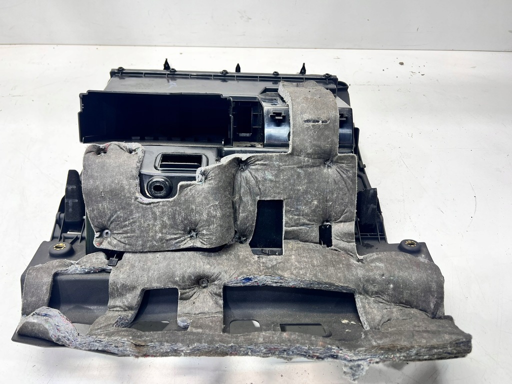 фото №9, Бардачок пассажира audi tt 8j2857095a