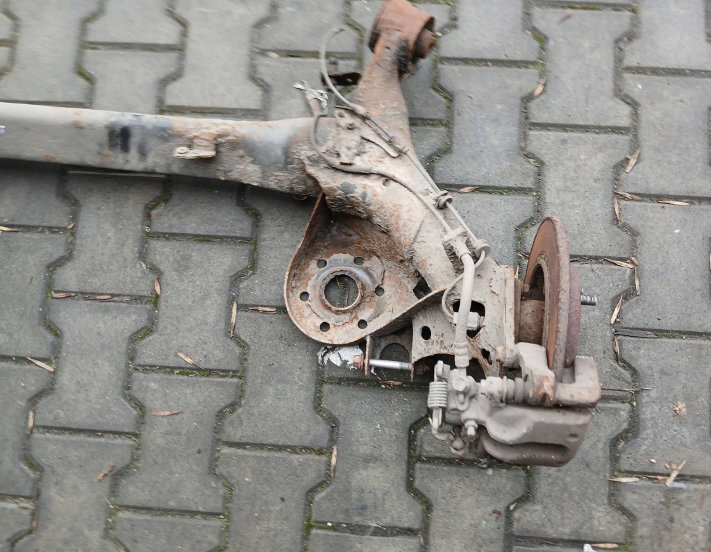 Toyota auris 1 балка подвеска задняя ось задний 1.4 d4d 2007r Недорого