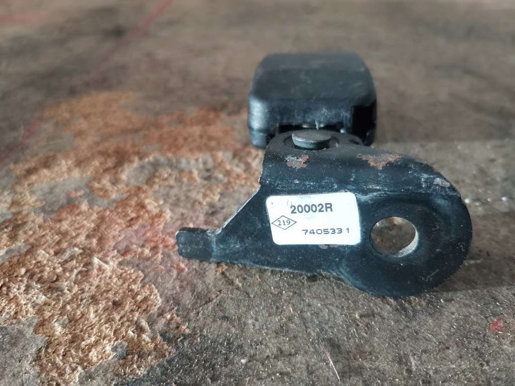 фото №2, Клипса поперечина ремней правый задняя renault laguna iii 888429402r