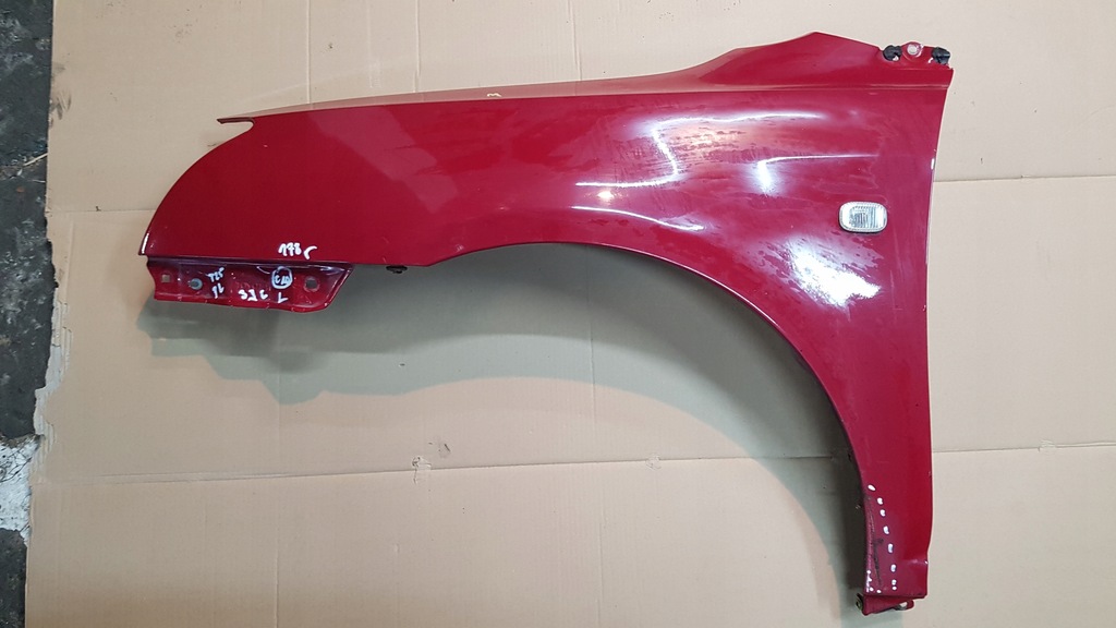 фото №1, Toyota avensis t25 03-06 крыло левый 3j6