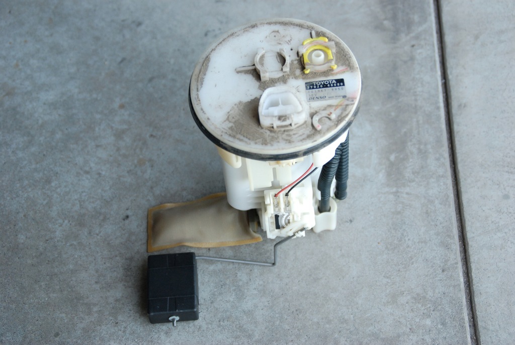 фото №1, Насос топлива 77020-48080 lexus rx ii rx400 h