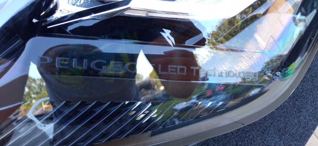 Купить Peugeot 208 2 2008 2 19- фара правый  перед led технология 9833036180