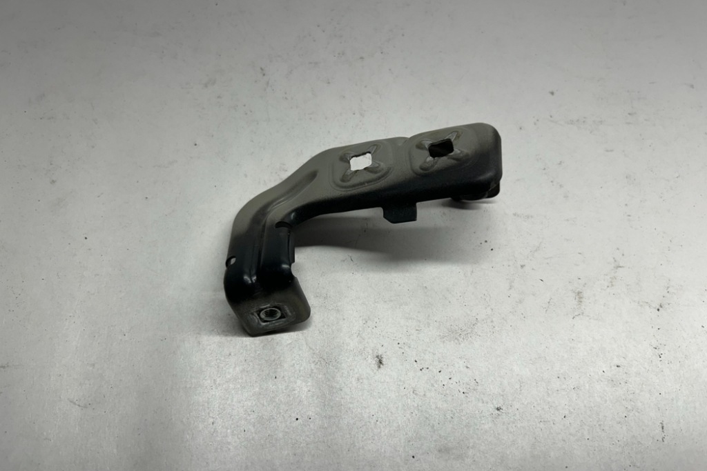 фото №8, Кронштейн передний правого крыла bmw 4 gran coupe f36 7255822 3.0l