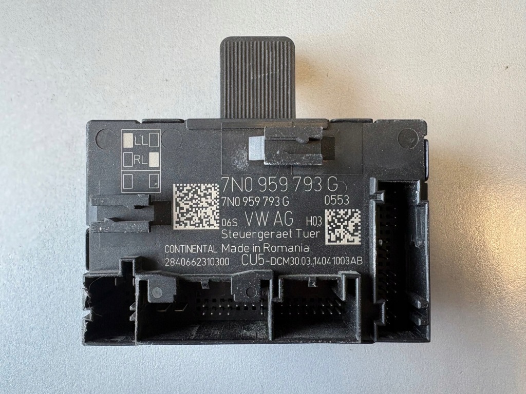 Купити Skoda yeti 12r модуль дверей 7n0959793g