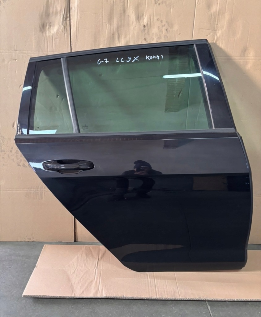 Купити Vw golf vii 7 двері комплектна  задні праве lc9x