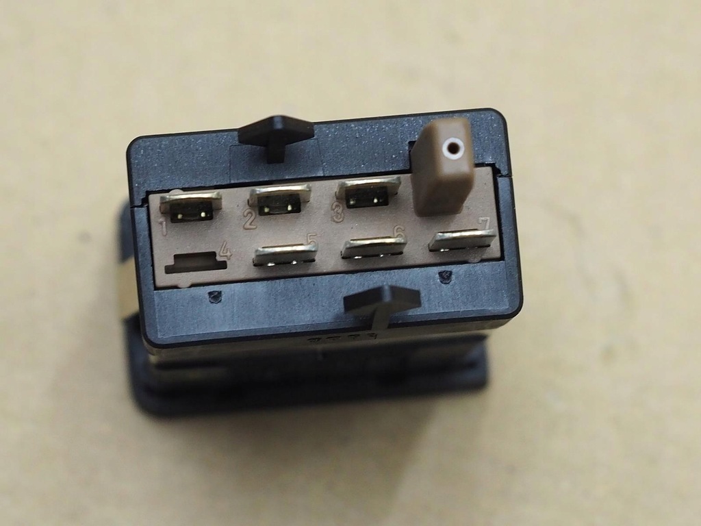 фото №13, Vw golf iv перемикач підігрів сидіння 1j0963564b