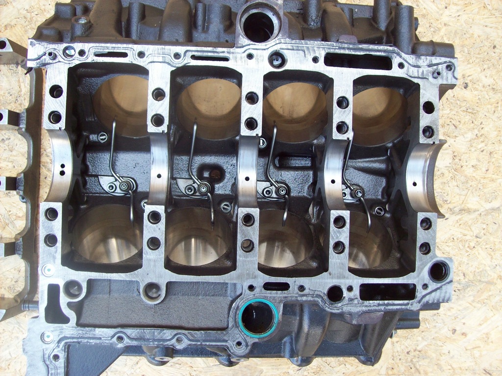 фото №8, Porsche cayenne блок двигателя 4.2tdi cud 057023m