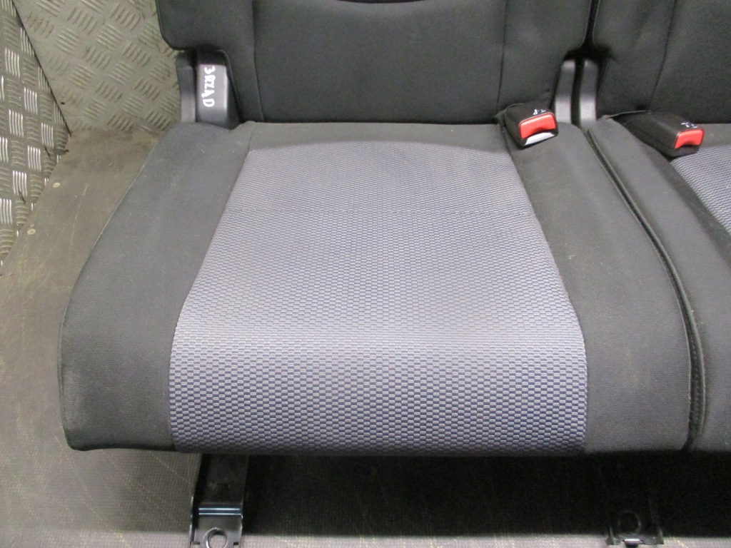 фото №4, Сиденье 3rząd mazda 5 05-10r