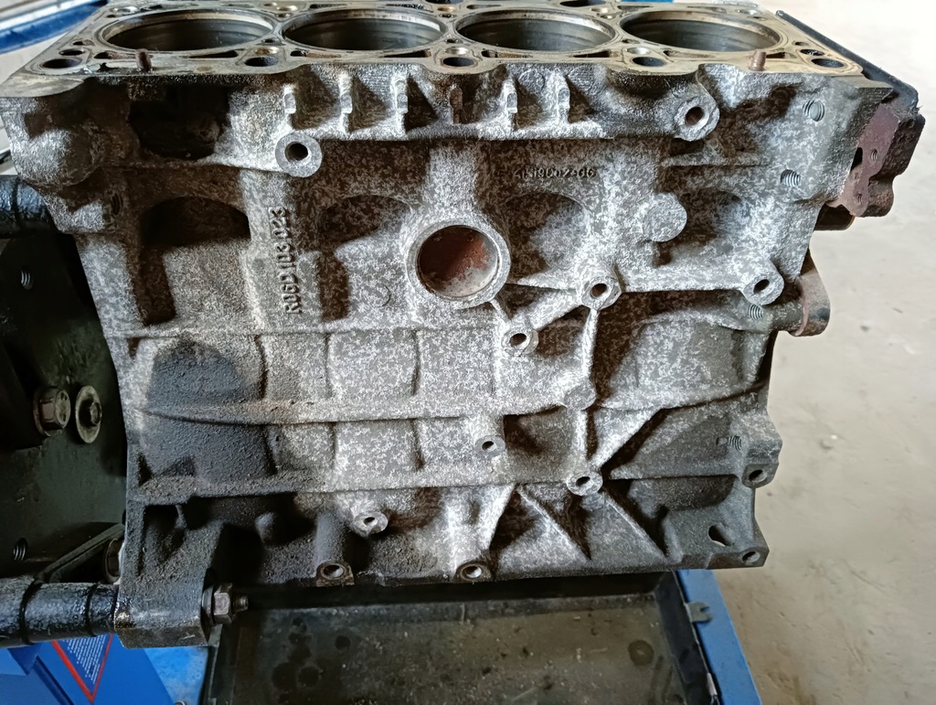 фото №7, Блок двигуна vw audi 2.0 fsi axw | r06d103023