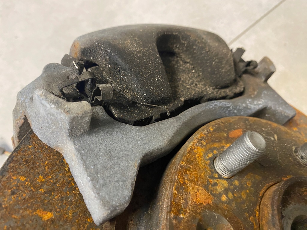 фото №4, Nissan leaf i поворотный кулак амортизационная стойка правый перед