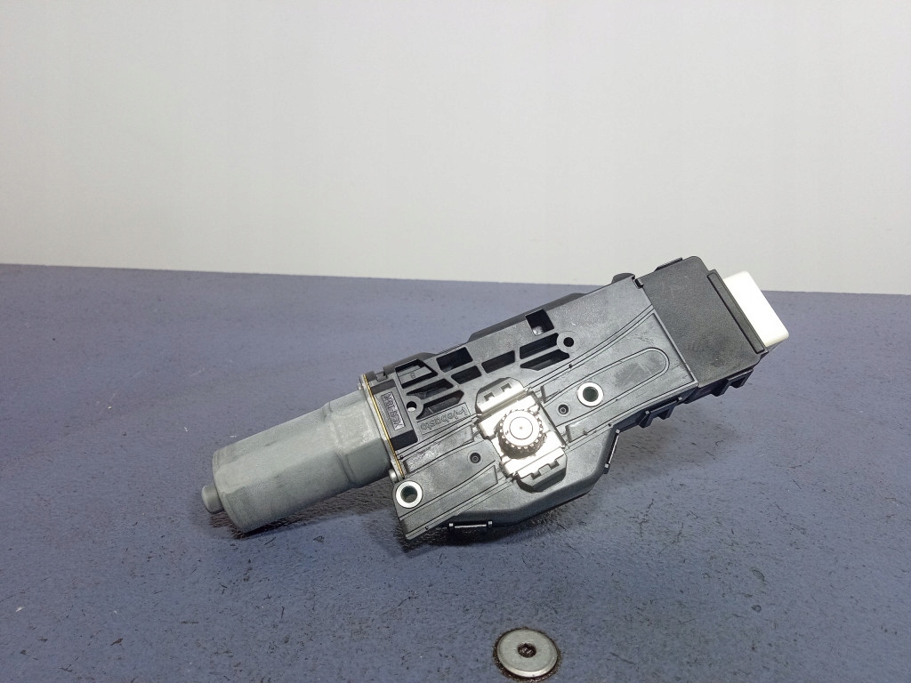 фото №1, Mercedes gls x167 моторчик люк a1679061306