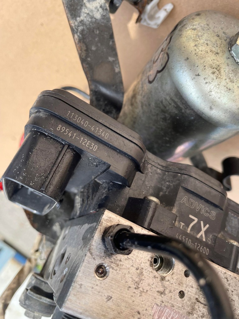 Toyota corolla e21 2018- насос abs 113040-41340 89541-12e30 Недорого