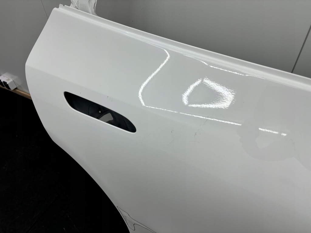 Mercedes eqe w294 suv двері праве задні задня Оригінал