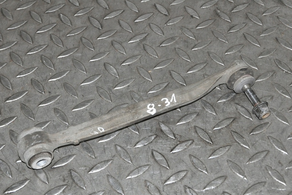 фото №1, Mercedes r172 slc250d 2017 rhd задний правый рычаг