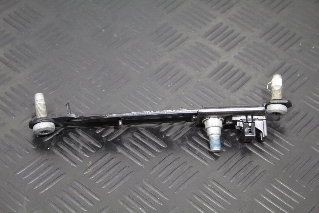 фото №1, Регулювання ременів безпеки levante m161 68102536ab