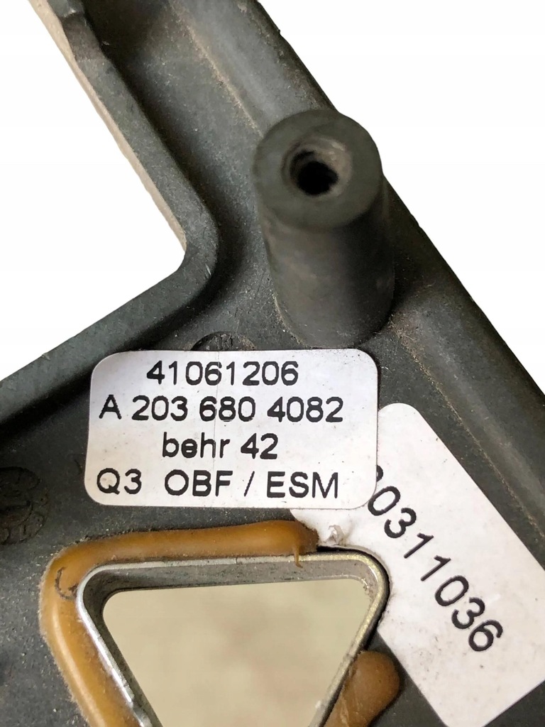 фото №3, Mercedes w203 рамка радіо 2036804082