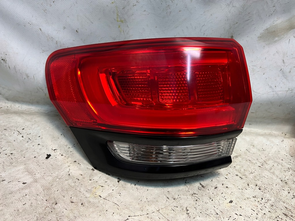 фото №1, Jeep grand cherokee wk2 лампа задняя левая