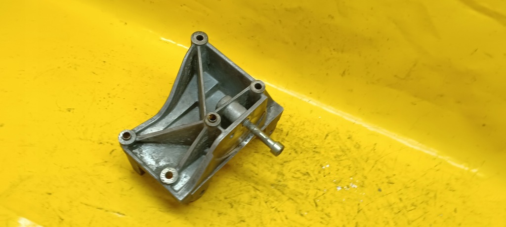 фото №9, Кронштейн генератора peugeot 307 2,0hdi 9636301380