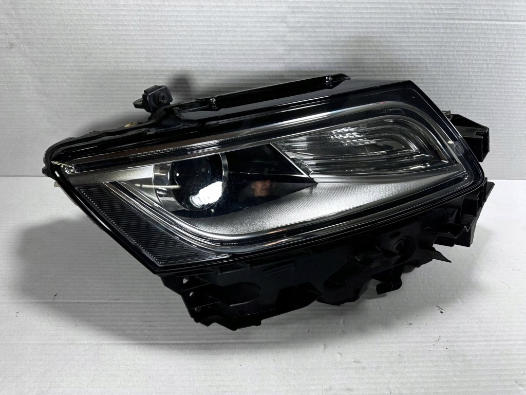 Купить Q5 sq5 8r рестайлинг  фара правый  левая ксенон led некорректируемый 8r0941006c 8r0941005c