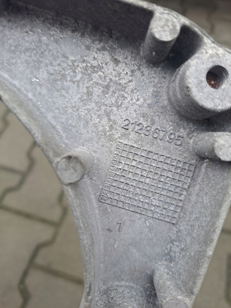 фото №3, Кронштейн кронштейн подкрылок коробка volvo fh 4 fm 4 renault gama t range