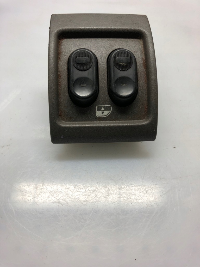 фото №1, Панель переключатель окон chrysler 74677922