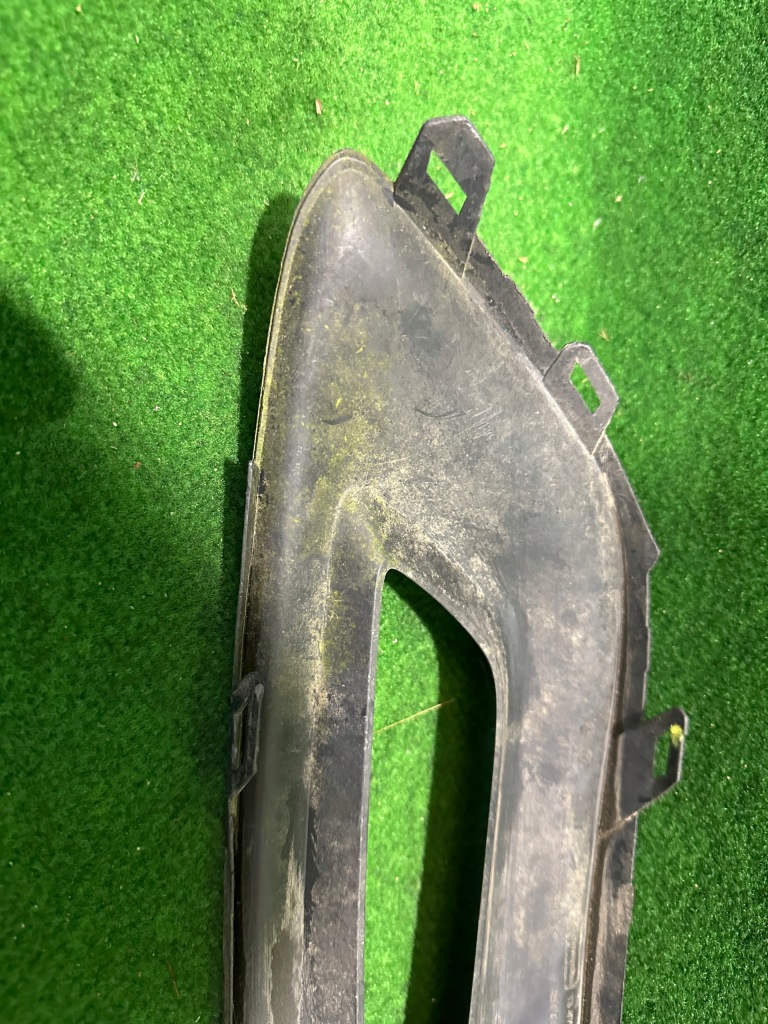 Левая решётка бампера противотуманной фары перед opel zafira c рестайлинг  13478555 Недорого