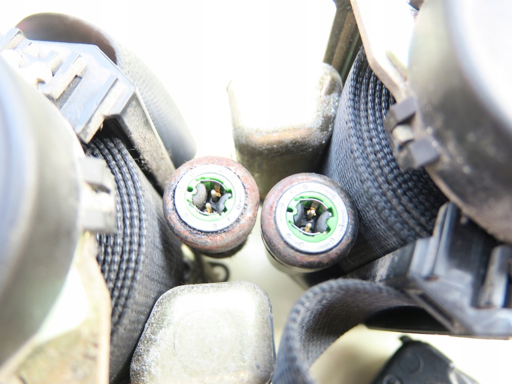 фото №4, Тримачі ремені перед чорні mercedes slk w170 r170