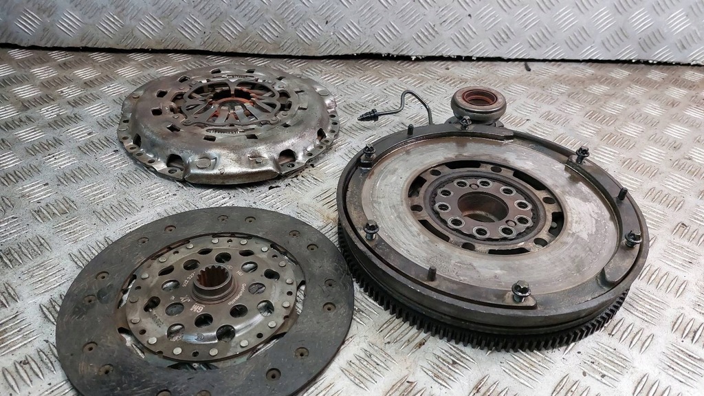 фото №1, Колесо двомасовий + диск + притиск + підшипник opel signum i