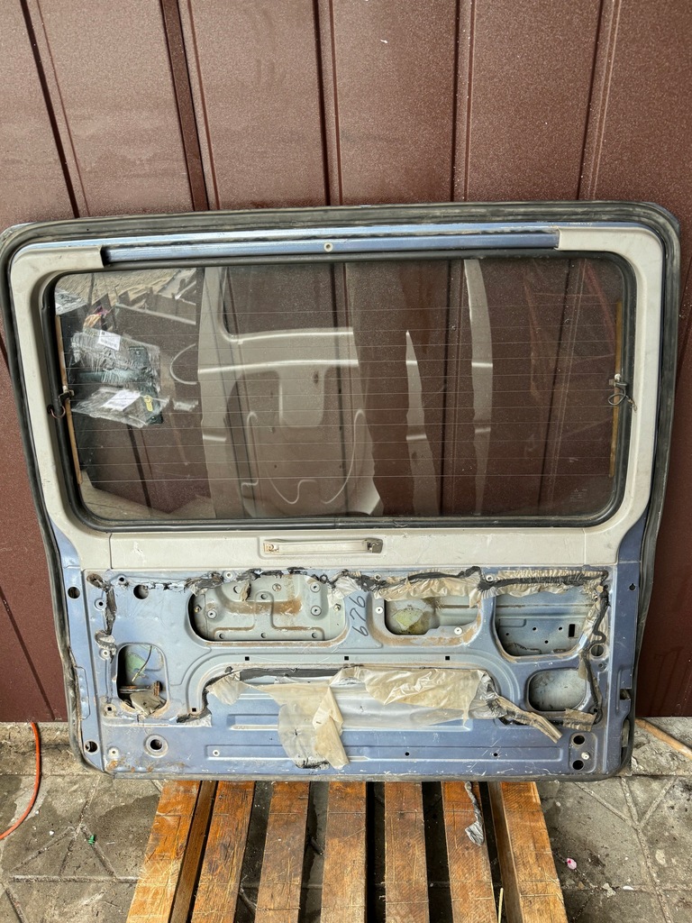 фото №10, Крышка багажника задняя задняя mitsubishi pajero i 1 82-90r. стекло крышки