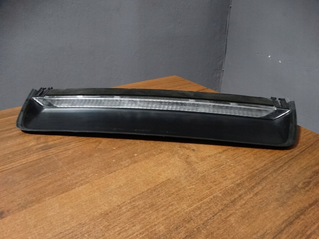 фото №1, Idealne світло стоп третій audi e-tron 1