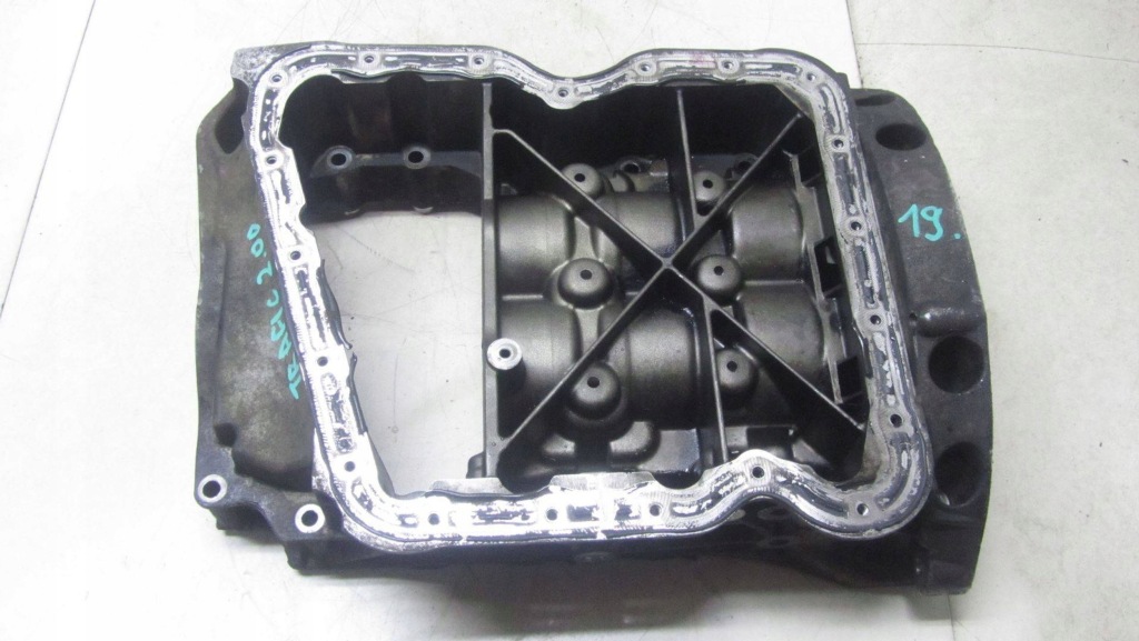 фото №1, Trafic vivaro ii 2.0 поддон масляная 8200963715