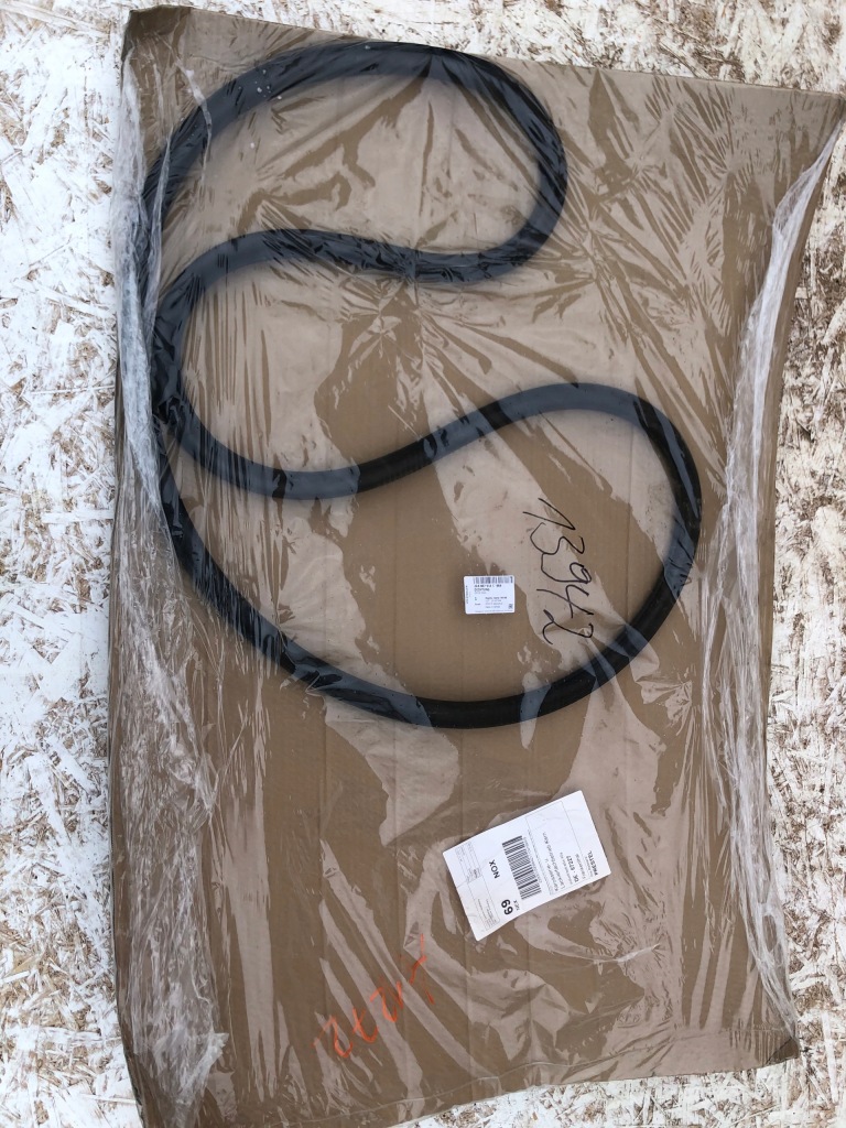 фото №1, Vw polo vi 2g прокладка дверь правая задняя 2g6867914c