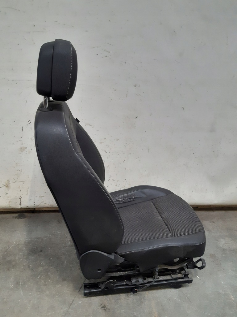 фото №16, Сидіння półskórka kombi kpl opel astra j