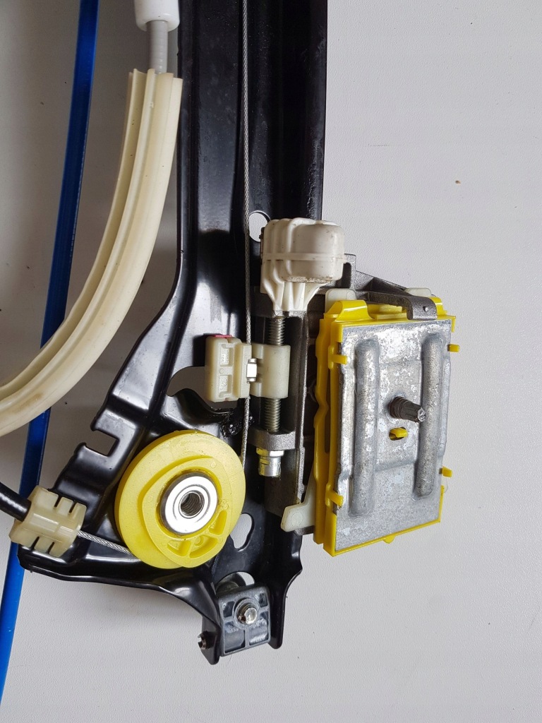 Mercedes-benz cla c118 x118 механизм стекло задний bez двигателя c86199102 Киев