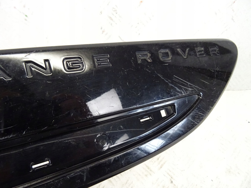 Заглушка капот права сторона range rover velar l560 j8a2-16c628 Оригінал