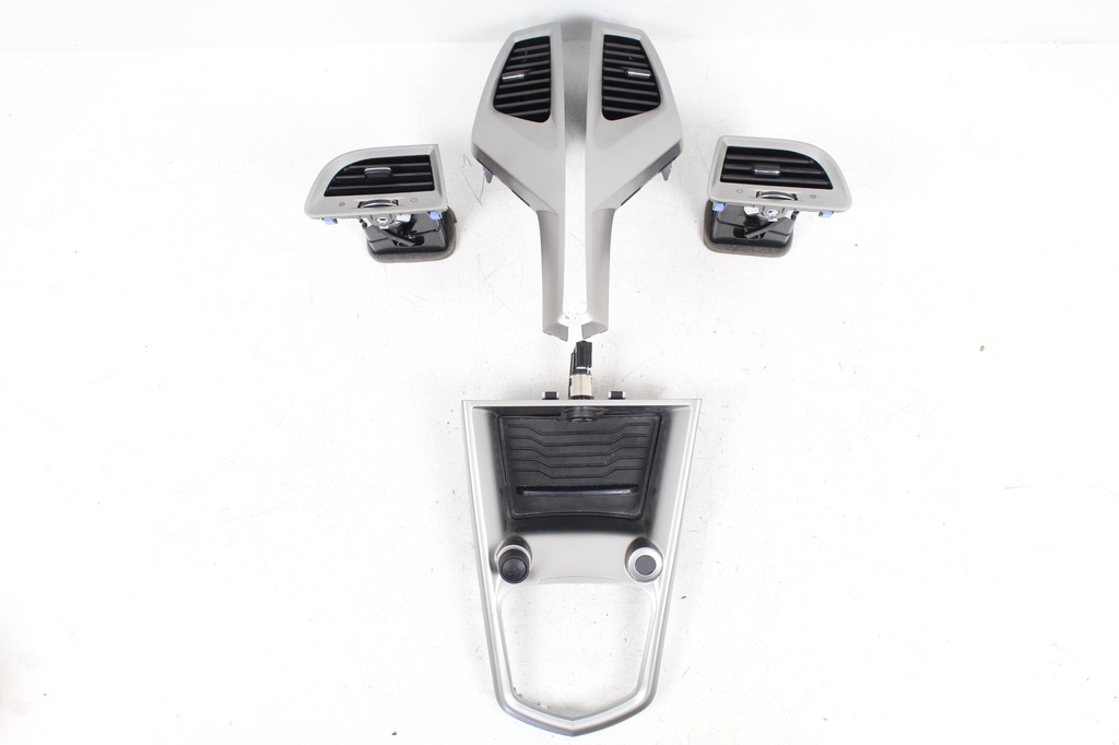 фото №1, Решётка впуск воздуха ssangyong tivoli 2016