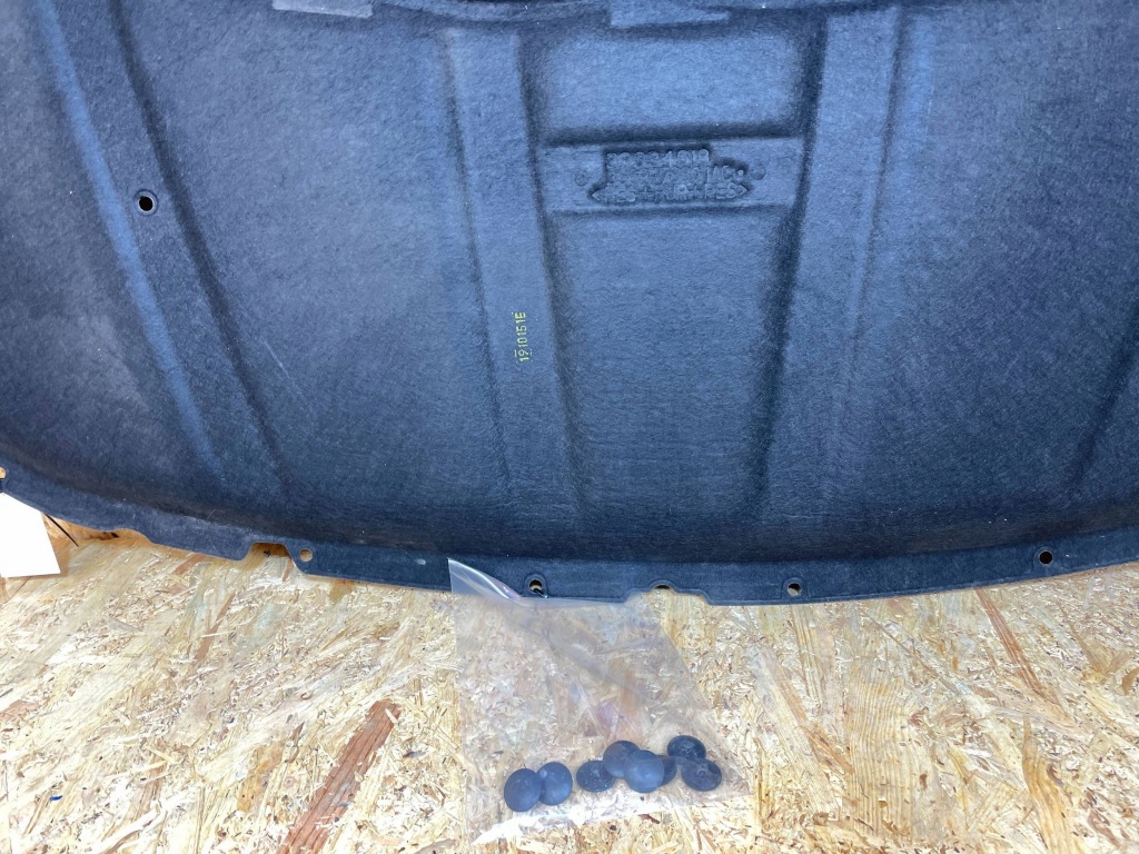 Шумоизоляция капота крышки двигателя клипсы opel astra v k 39034618 2015- в Украине