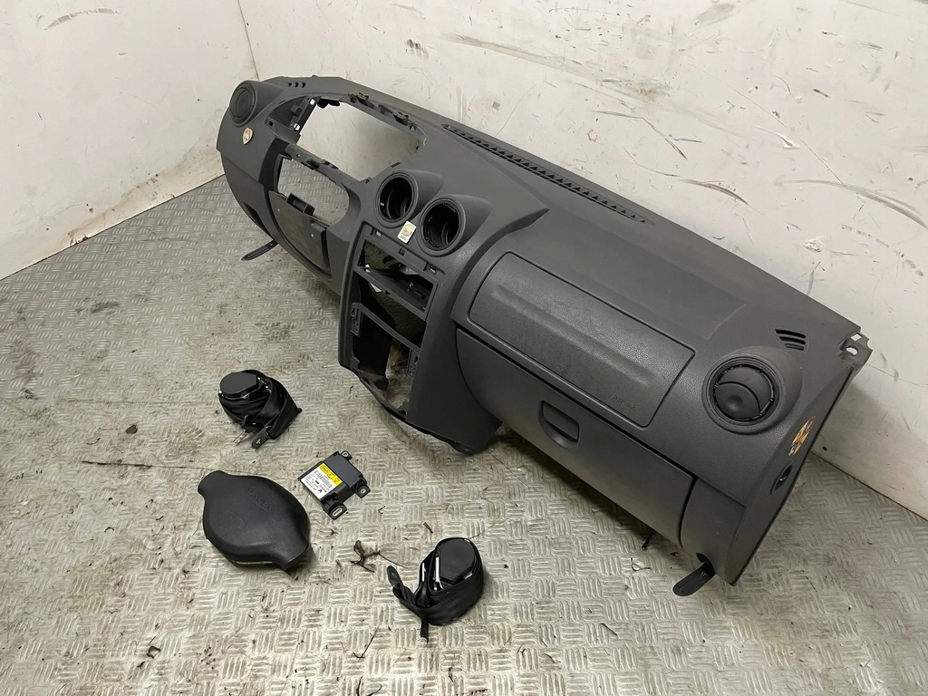 фото №5, Консоль панель приладів подушка безпеки ремені dacia logan i kpl