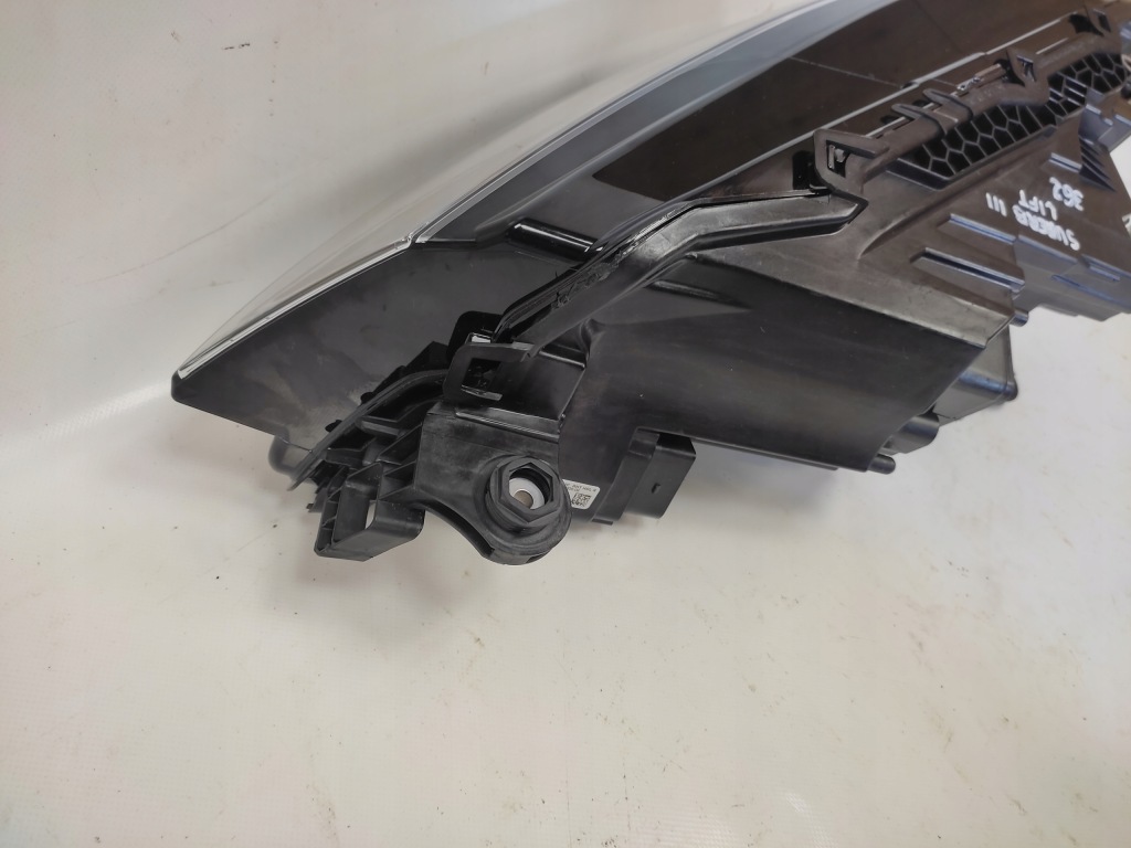 Skoda superb 3 рестайлинг  3v1 фара правый  перед full led 2019- Киев