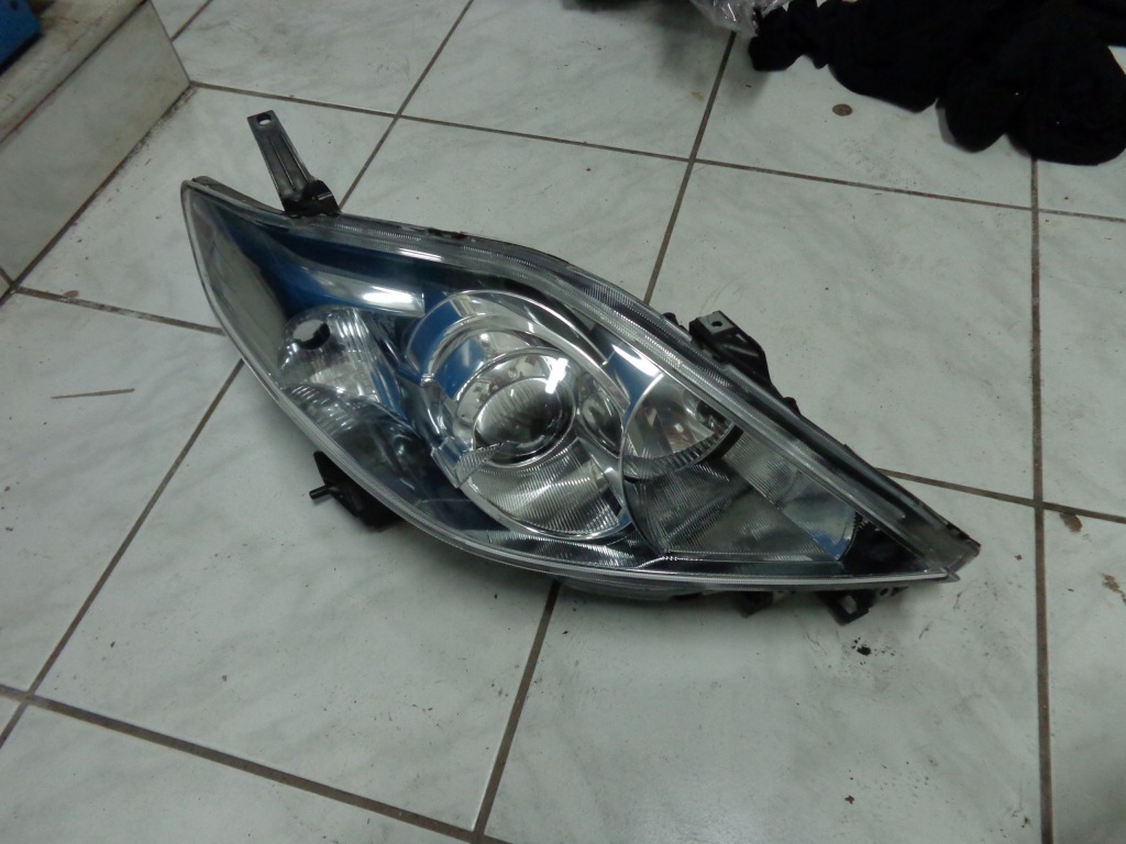 фото №1, Mazda 5 2005-2008 лампа права ксенон europa sport